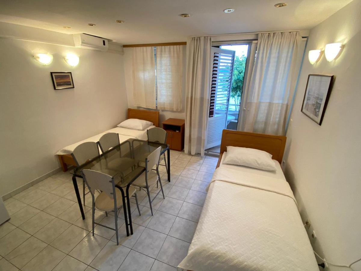 Blue Wave Apartments Turanj Esterno foto