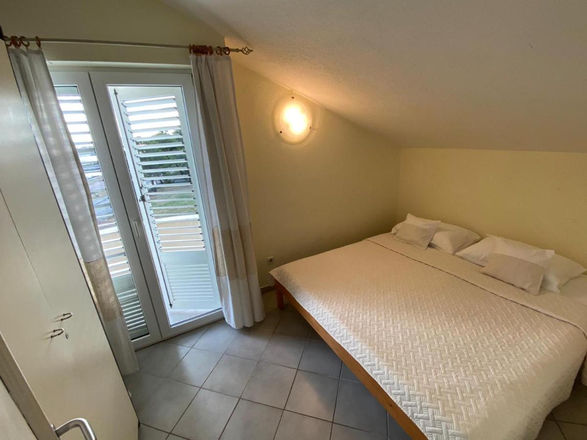 Blue Wave Apartments Turanj Esterno foto