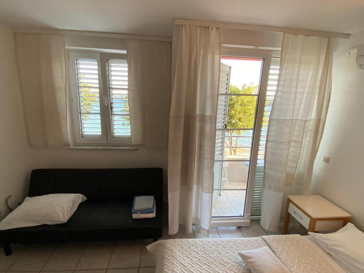 Blue Wave Apartments Turanj Esterno foto