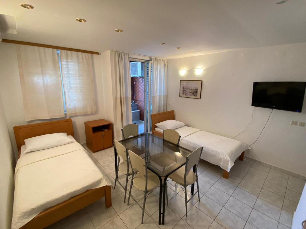Blue Wave Apartments Turanj Esterno foto
