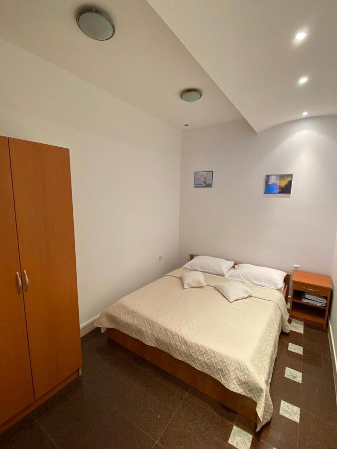 Blue Wave Apartments Turanj Esterno foto