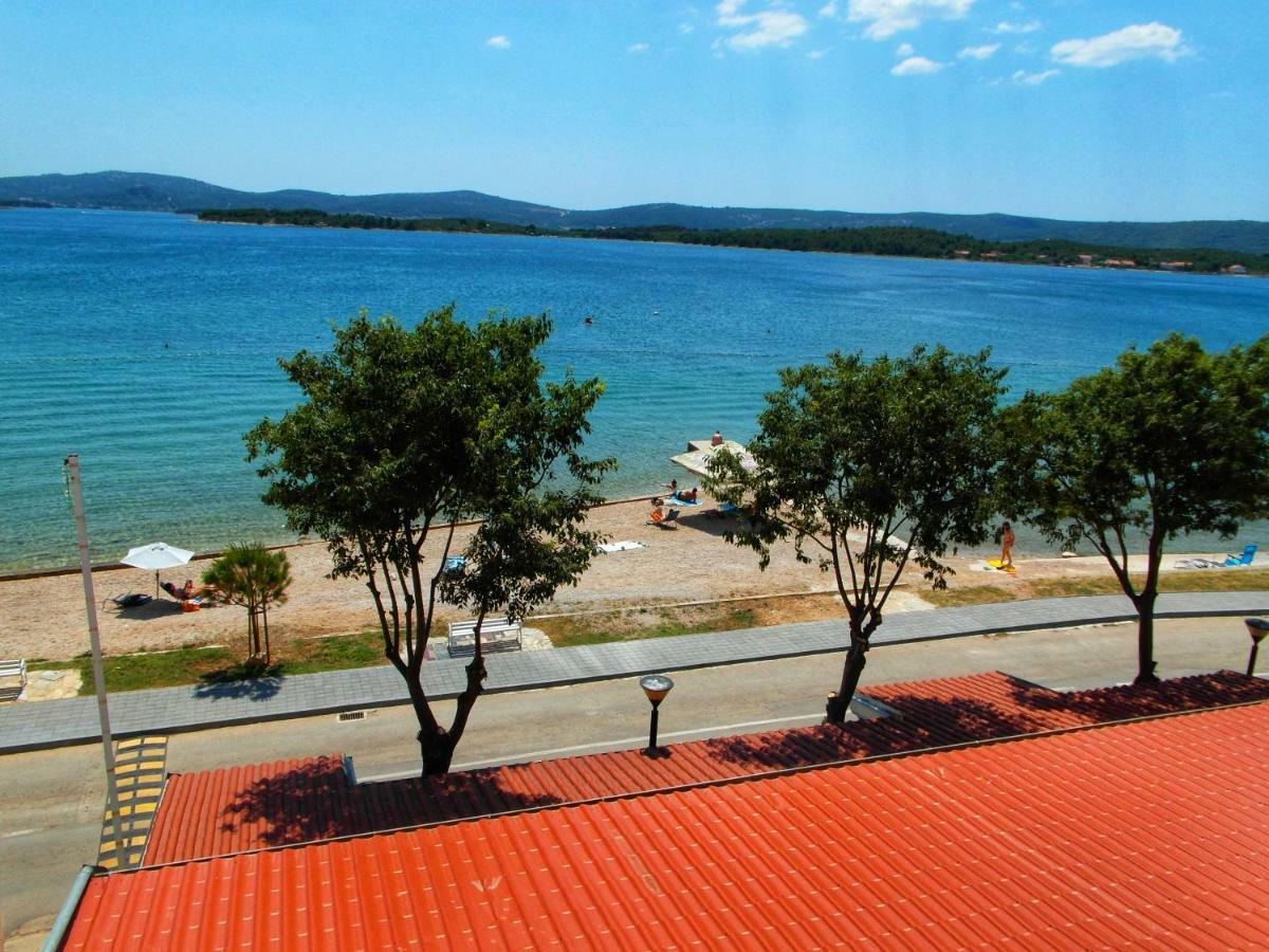 Blue Wave Apartments Turanj Esterno foto